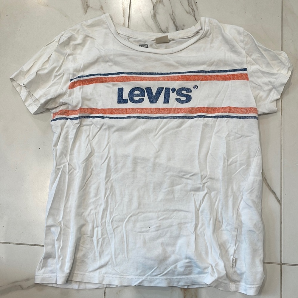 White Levi’s brand t-shirt XS